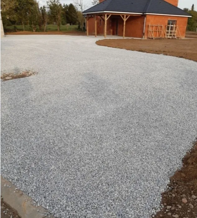 Chantier paysager JMW Entreprise à Bonchamp-lès-Laval — aménagement extérieur neuf